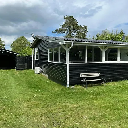 Charm And Idyll In Hou Hals